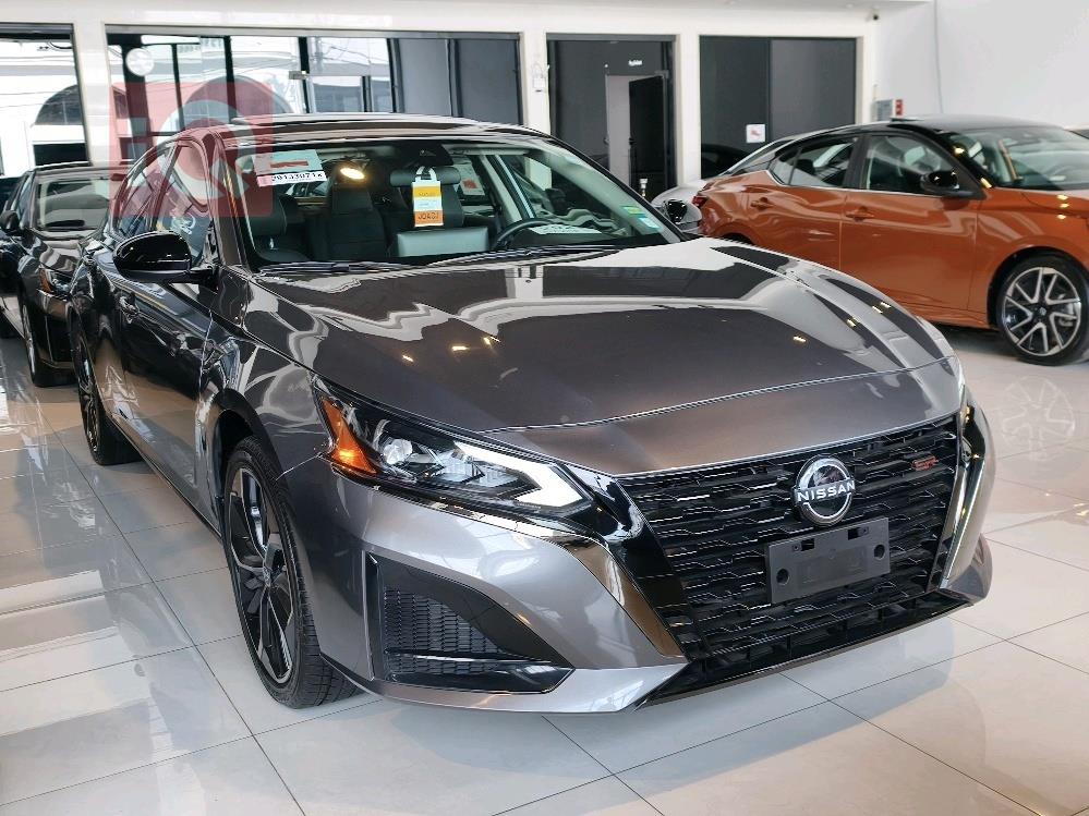 نيسان ألتيما